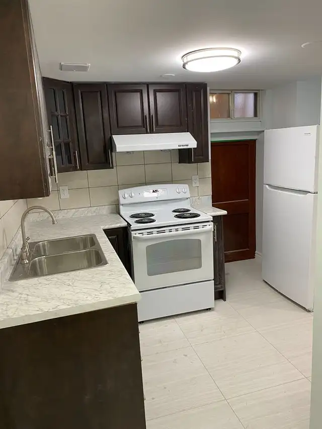 Furnished Basement Rooms Available - Photo 5