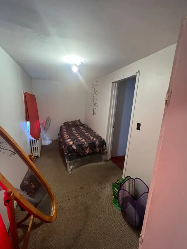 Room Rental International Student/ Work Permit - Photo 8