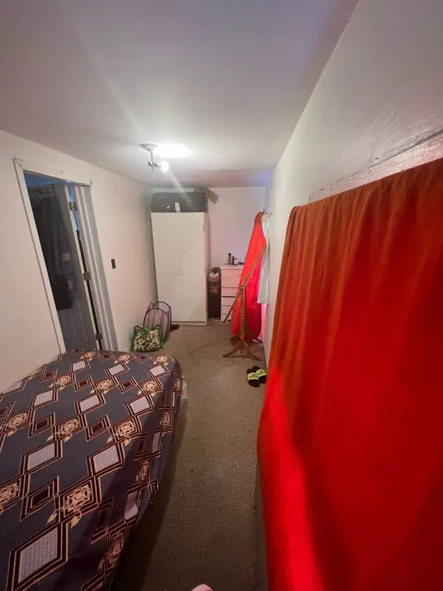 Room Rental International Student/ Work Permit - Photo 9