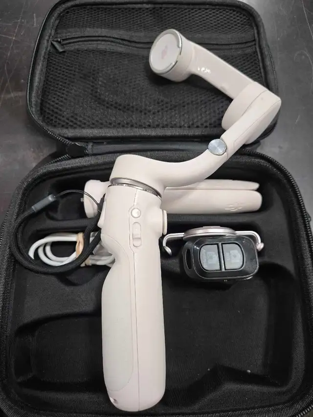 DJI OM5 With Case - Photo 2
