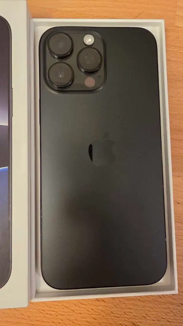 Apple Iphone 16 pro max 256gb titanium black  unlocked mint - Photo 2