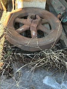 Antique tractor parts - Photo 2