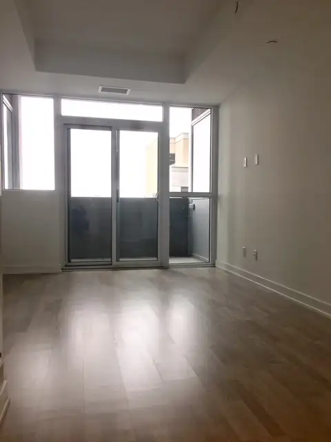 BATHURST & ST CLAIR: Charming Studio Condo For Rent Toronto - Photo 7