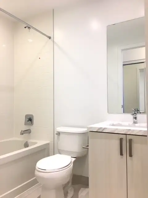 BATHURST & ST CLAIR: Charming Studio Condo For Rent Toronto - Photo 9