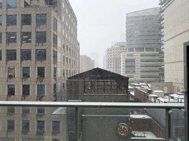 DOWNTOWN TORONO: Large 1 Den Condo For Rent with PARKING - Photo 13