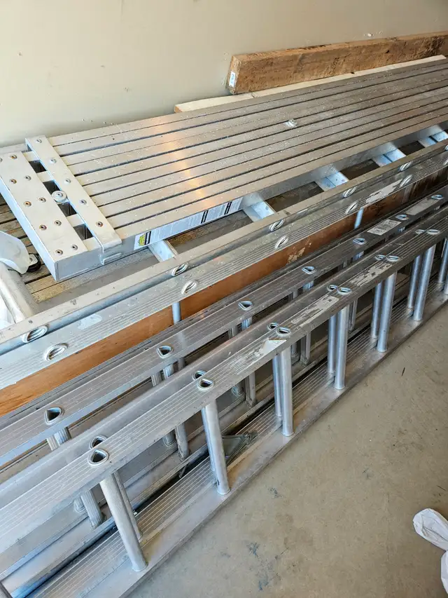 Assorted scaffold, extension planks, ladders, see description