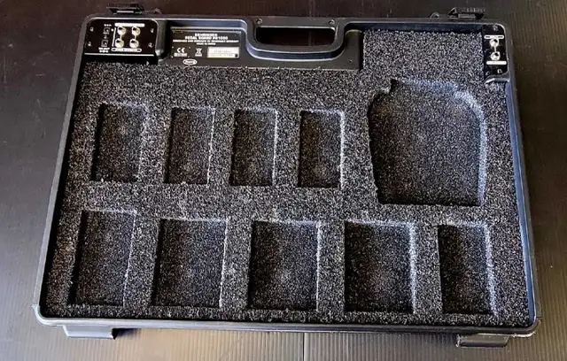 Behringer PB1000 Powered Pedalboard (29840749) - Photo 2