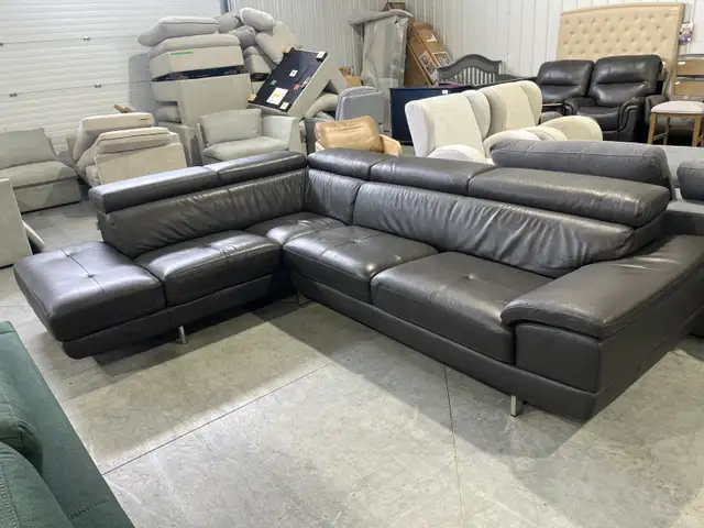 Italian leather sectional - Photo 3