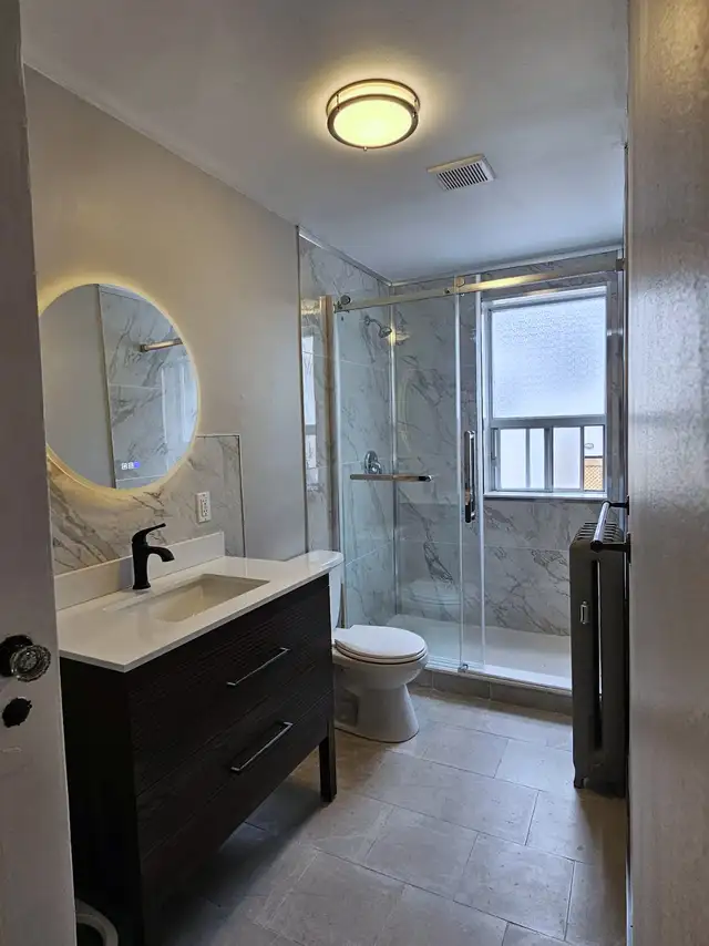 3 Bedroom Apartment for rent -  Cabbagetown Victorian Building - Photo 3