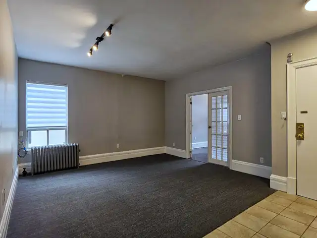 3 Bedroom Apartment for rent -  Cabbagetown Victorian Building - Photo 4