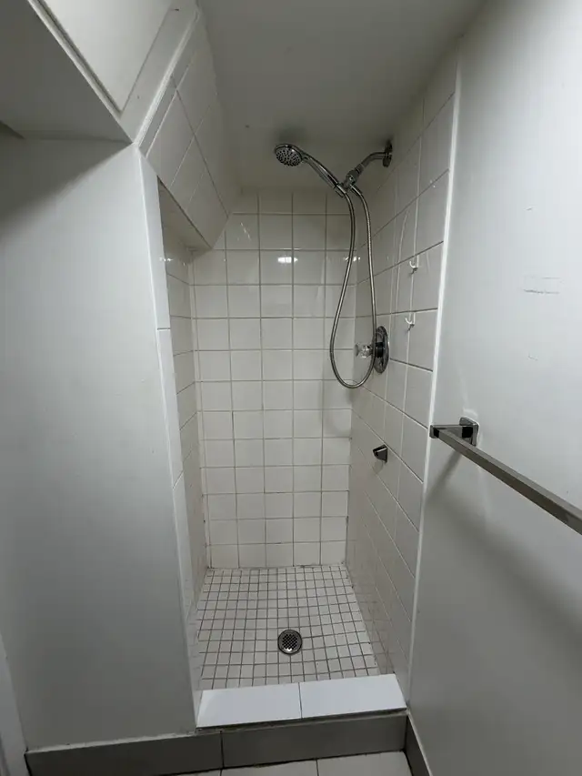 Bachelor Unit in Corso Italia  Immediately Available - Photo 4