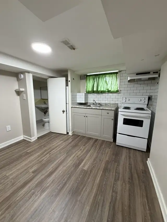 Bachelor Unit in Corso Italia  Immediately Available - Photo 5