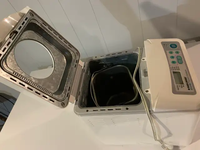 Black & Decker Bread Maker - Photo 4