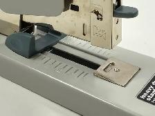 Swingline Heavy Duty Stapler Model # 39002 Like New. 160 Sheets - Photo 5