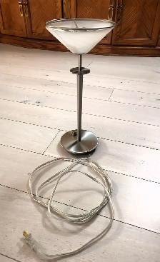 Modern Style Metal Table Lamp - Photo 2