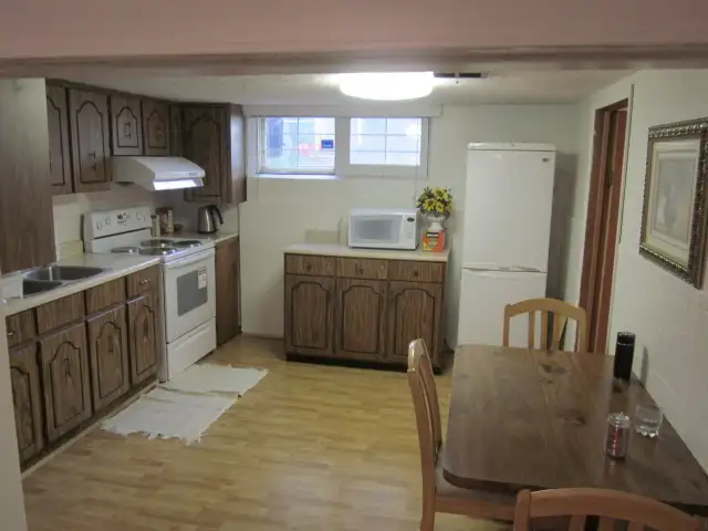 Bungalow Upper Floor for Rent:$2,550 - Photo 3