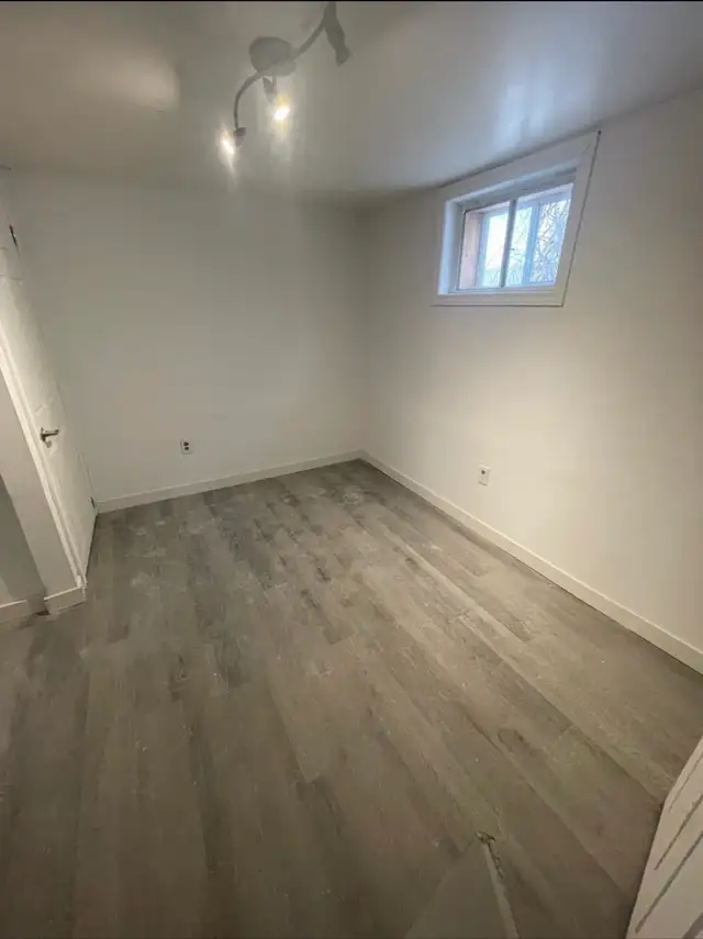 ROOM FOR RENT NEAR BROCK UNIVERSITY! DONT MISS OUT! - Photo 8