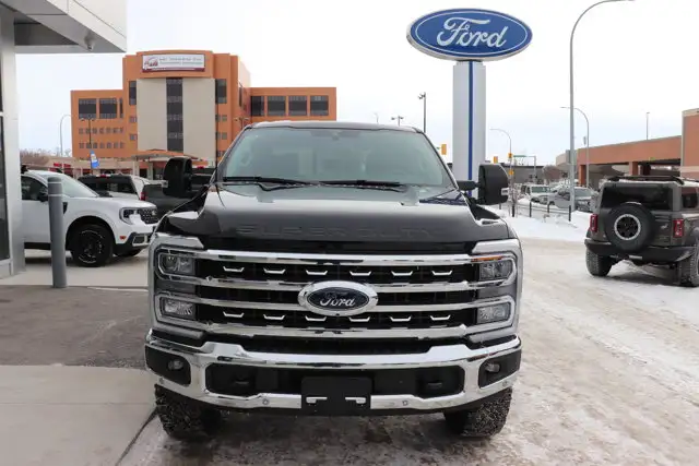 2025 Ford F-350 Diesel LARIAT - Photo 2
