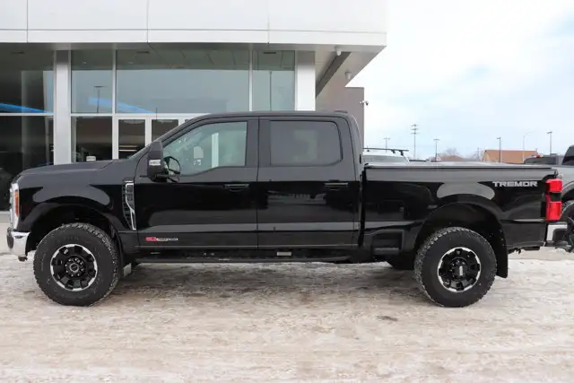 2025 Ford F-350 Diesel LARIAT - Photo 3