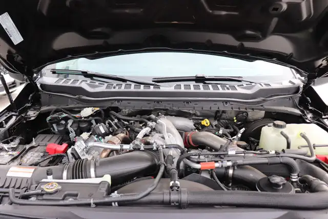 2025 Ford F-350 Diesel LARIAT - Photo 5
