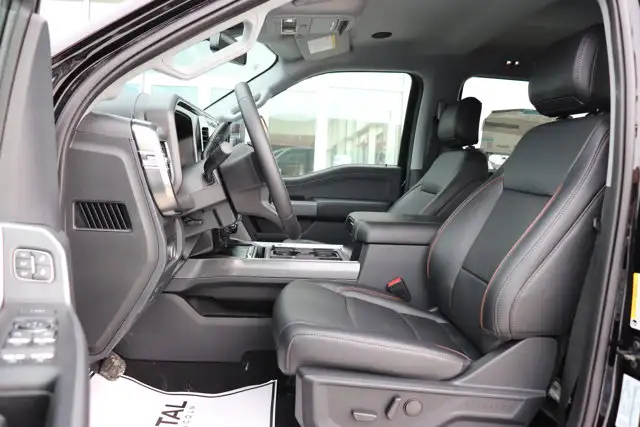 2025 Ford F-350 Diesel LARIAT - Photo 6