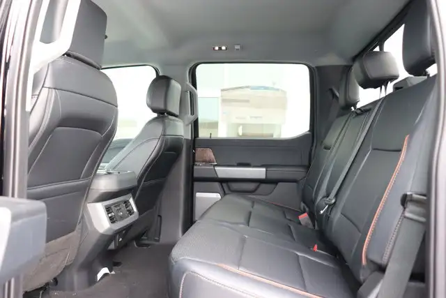 2025 Ford F-350 Diesel LARIAT - Photo 7