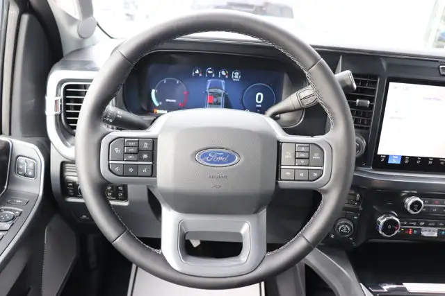 2025 Ford F-350 Diesel LARIAT - Photo 8
