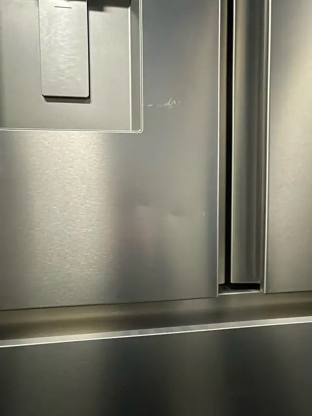 NEW 36" Hisense Water & Ice Counter Depth French Door Fridge - Photo 10