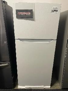 NEW 30" Frigidaire Top Freezer Fridge (18 Cu.Ft) - Photo 2