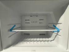 NEW 30" Frigidaire Top Freezer Fridge (18 Cu.Ft) - Photo 6