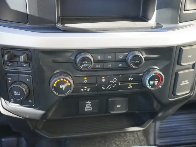 2024 Ford F-250 F-250 PREMIUM WITH 8-FOOT BOX AND RARE 9900GVW! - Photo 36