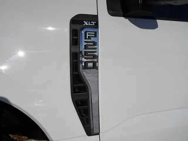 2024 Ford F-250 F-250 PREMIUM WITH 8-FOOT BOX AND RARE 9900GVW! - Photo 52