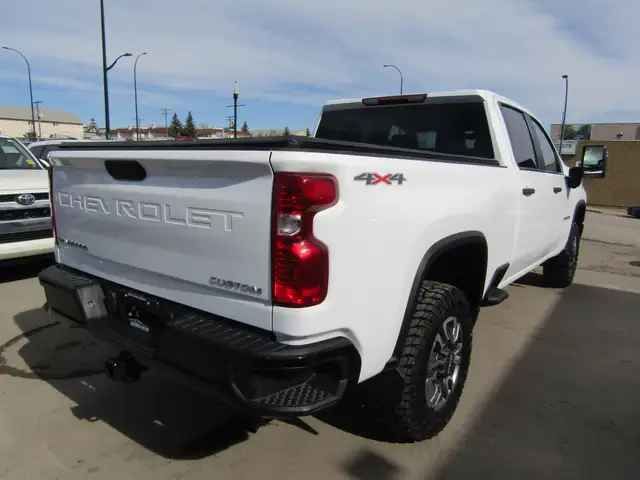 2023 Chevrolet Silverado 2500HD 4WD Crew Cab 159' Custom - Photo 9