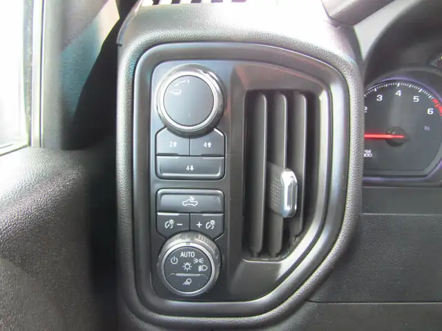 2023 Chevrolet Silverado 2500HD 4WD Crew Cab 159' Custom - Photo 25