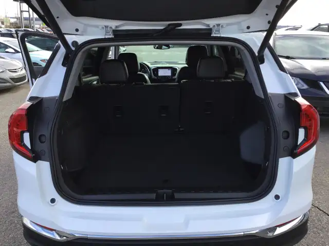 2022 GMC Terrain - Photo 17