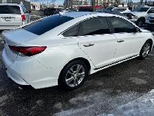 2019 Hyundai Sonata 2.4L Essential w/Sport Pkg - Photo 3