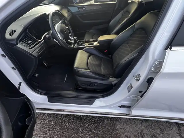 2019 Hyundai Sonata 2.4L Essential w/Sport Pkg - Photo 8