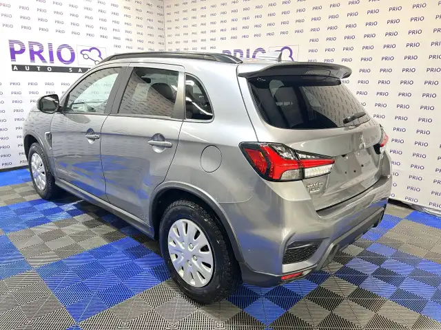 2023 Mitsubishi RVR - Photo 3