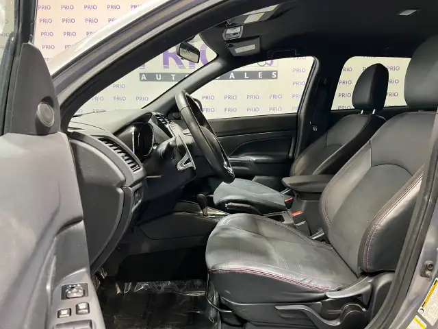 2023 Mitsubishi RVR - Photo 13