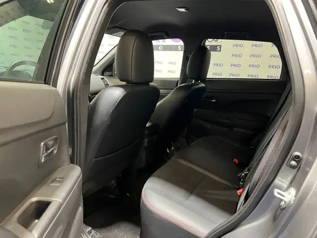 2023 Mitsubishi RVR - Photo 15