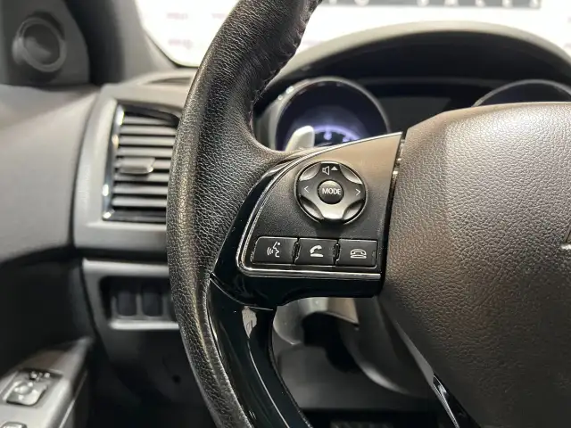 2023 Mitsubishi RVR - Photo 20