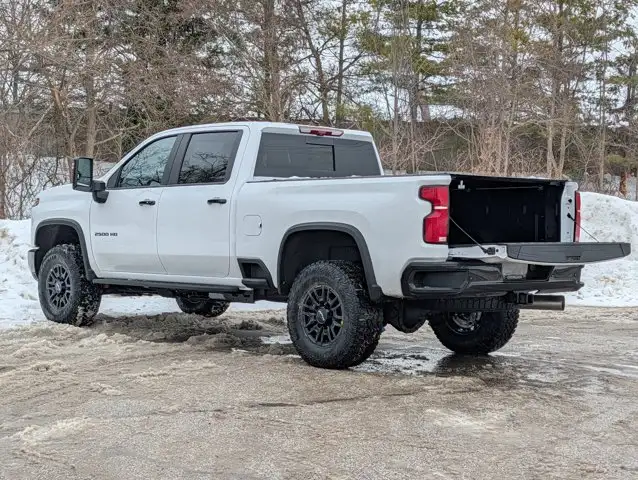2026 Chevrolet Silverado 2500HD ZR2- Duramax 6.6L V8 Turbo - Photo 13
