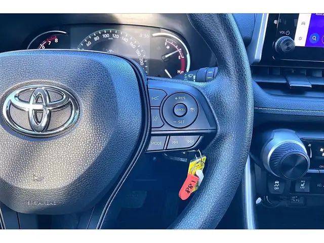 2024 Toyota RAV4 AWD | TOUCHSCREEN | CARPLAY | CAMERA - Photo 13