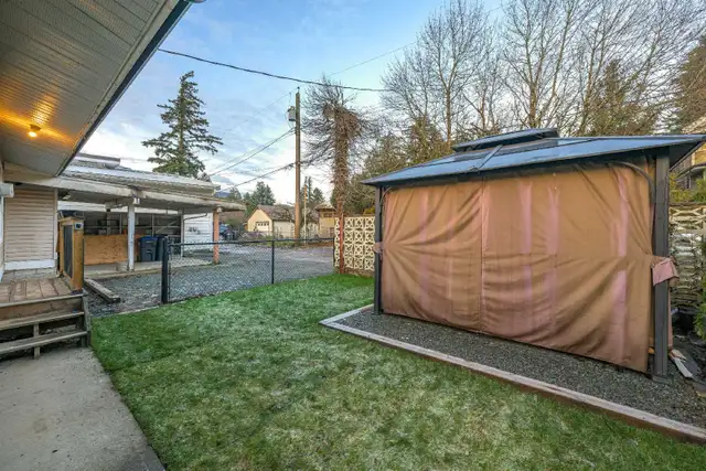 For Rent beautiful 2bedroom in Hope BC - Photo 4