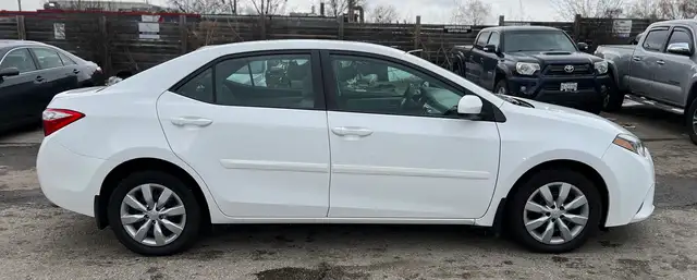 2015 Toyota Corolla LE - Photo 6