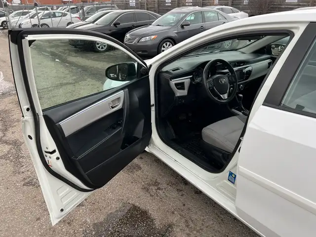 2015 Toyota Corolla LE - Photo 9