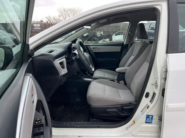 2015 Toyota Corolla LE - Photo 10