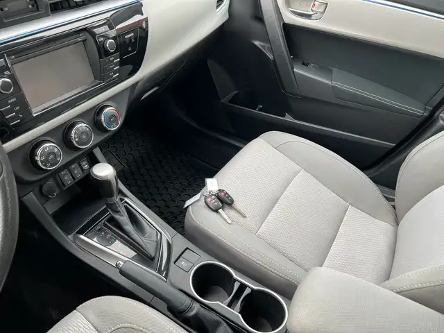 2015 Toyota Corolla LE - Photo 14