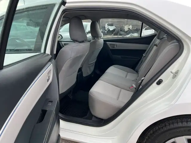 2015 Toyota Corolla LE - Photo 16