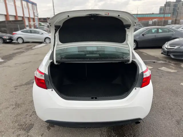 2015 Toyota Corolla LE - Photo 17